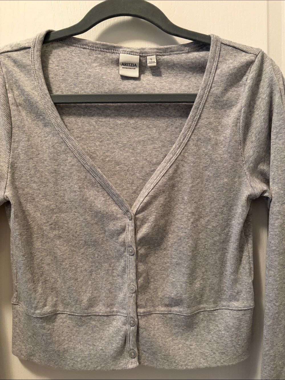Aritzia’s Homestretch Heather grey buttoned cardigan